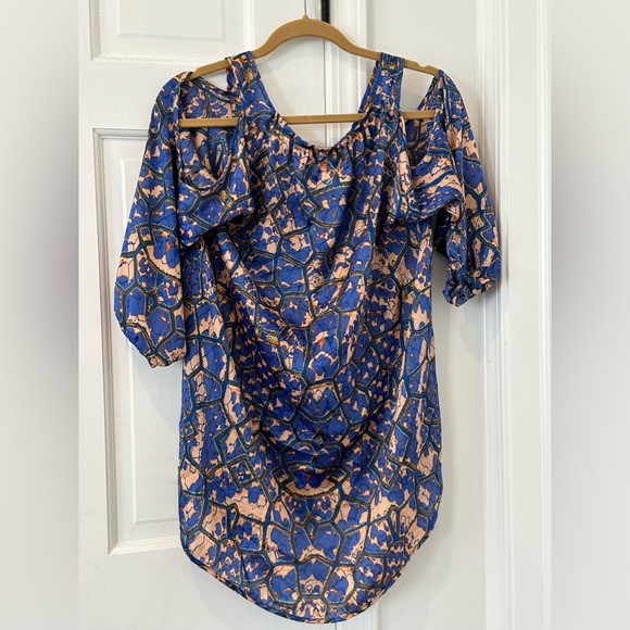 Kokoon high low cold shoulder top - Picture 2 of 3